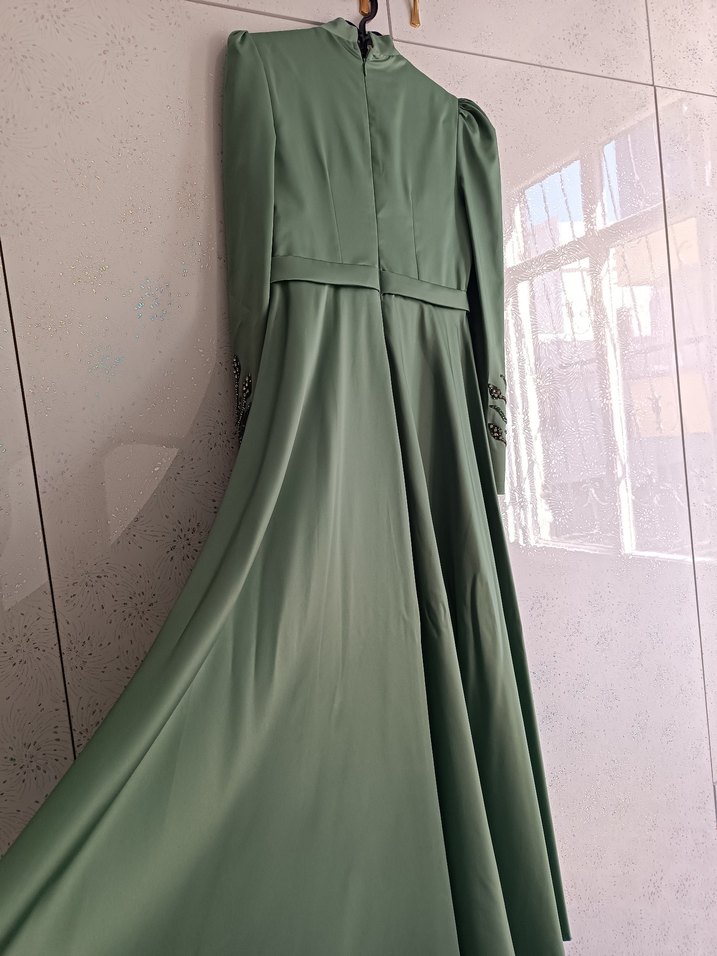 Yeşil İşlemeli Uzun Kollu Abiye Elbise - Görsel 5