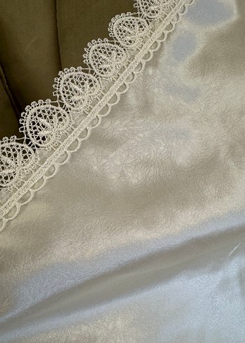 Nakışlı Beyaz Parlak bohça - Görsel 3