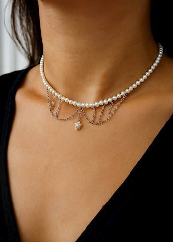 Zincir Detaylı Beyaz choker Kolye