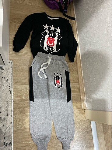 5 Yaş Beden Erkek çocuk takım logolu ikili takım