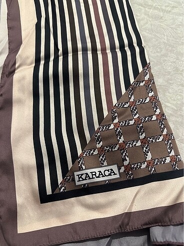 Karaca karaca başörtü