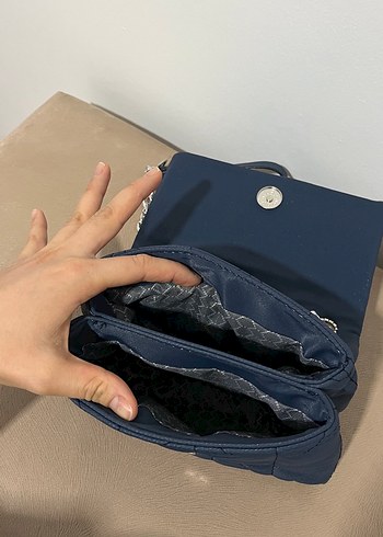 Zincir Detaylı Koyu Mavi Deri Kadın Çanta - Görsel 2