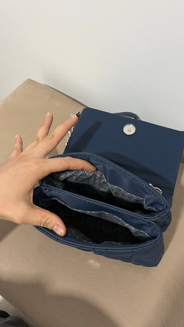 Zincir Detaylı Koyu Mavi Deri Kadın Çanta - Görsel 2