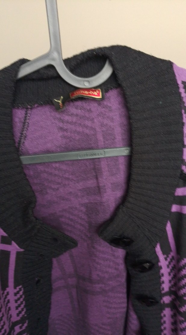 Mor Desenli Düğmeli Hamile Hırkası - Görsel 3