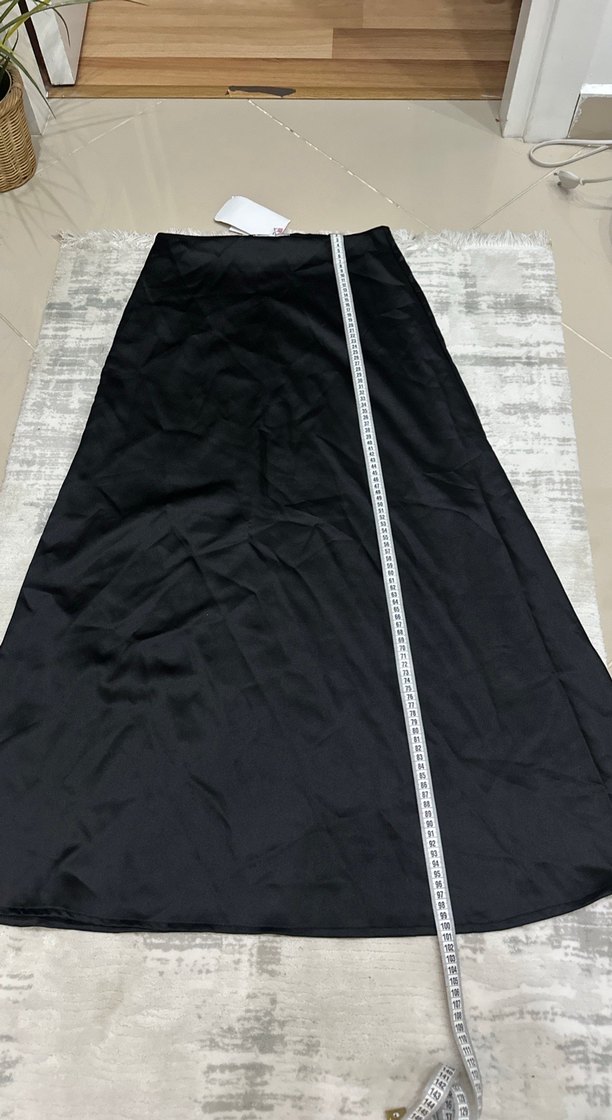 Siyah saten  Uzun Etek - Görsel 2