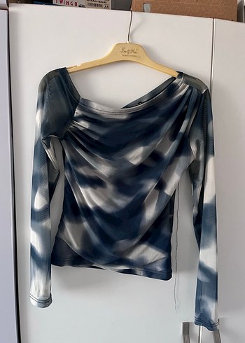 Kadın Gri Batik Desenli Drapeli Bluz - Görsel 2