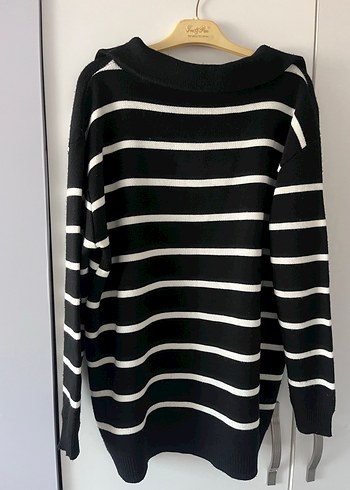 Uzun Kollu Yaka Detaylı Çizgili Siyah Kazak - Görsel 3