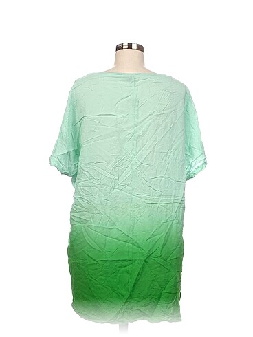 s Beden Benetton T-shirt %70 İndirimli.