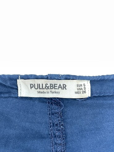 s Beden mavi Renk Pull and Bear Düz Kesim %70 İndirimli.