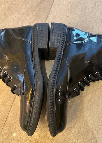 Siyah rugan Bağcıklı Kadın Bot - Görsel 3