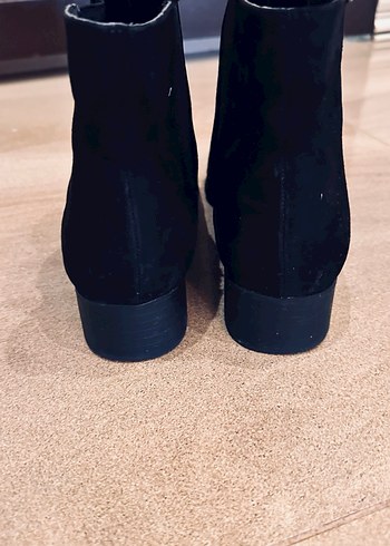 Siyah Süet Stiletto Topuklu Kadın Bot - Görsel 3