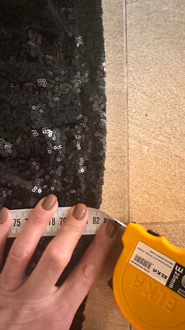 Siyah Parlak payetli V Yakalı Uzun Kollu Midi Elbise - Görsel 5