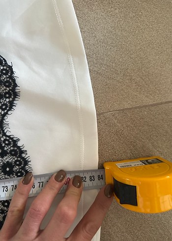 Siyah Dantel Detaylı Beyaz Elbise - Görsel 6