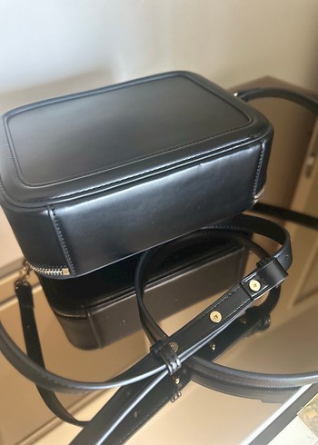 Siyah Deri Kadın Çanta - Modern Klasik - Görsel 4