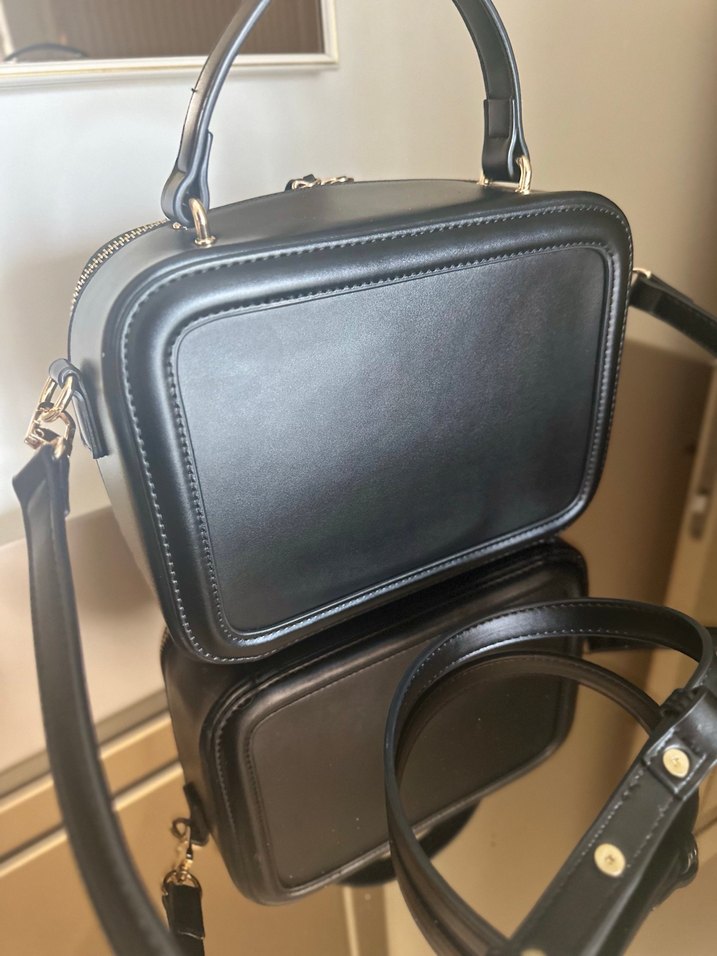 Siyah Deri Kadın Çanta - Modern Klasik - Görsel 3