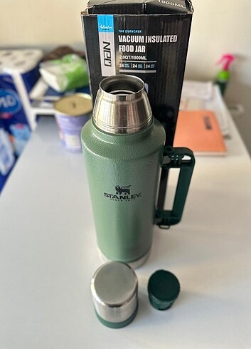 Diğer 1.9 litre Stanley termos