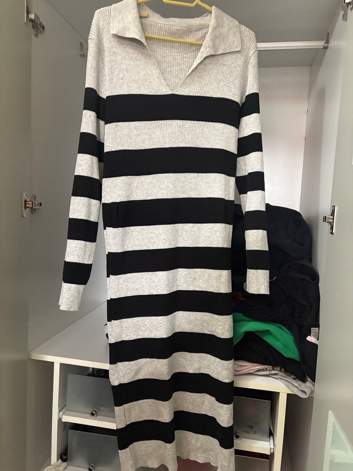 V Yaka Çizgili Uzun Örgü Elbise - Görsel 2