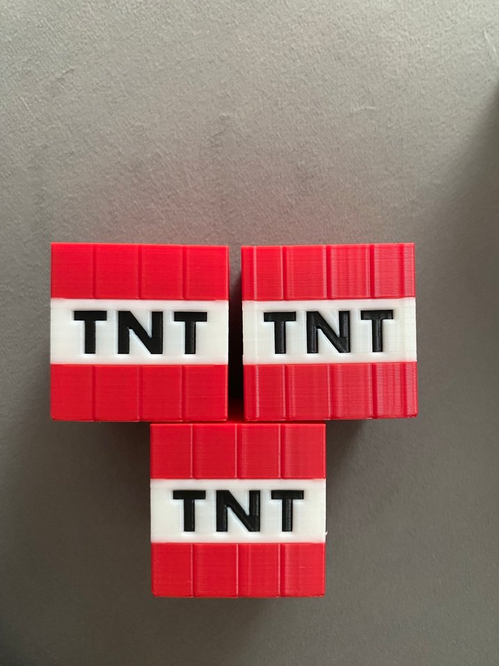 Renkli Kırmızı TNT Aksiyon Figürü - Görsel 3