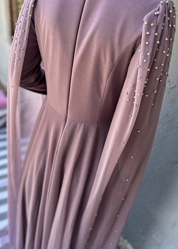 Uzun Mor İşlemeli Drapeli Abiye Elbise - Görsel 5