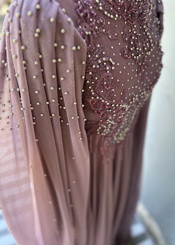 Uzun Mor İşlemeli Drapeli Abiye Elbise - Görsel 4