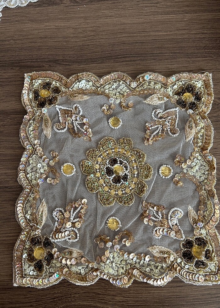 Taşlı Örtü - Görsel 2