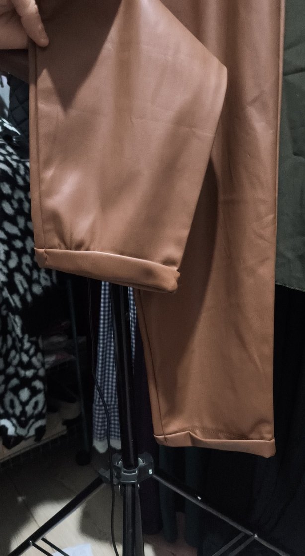 Kahverengi Parlak Deri Kadın Pantolon - Görsel 3