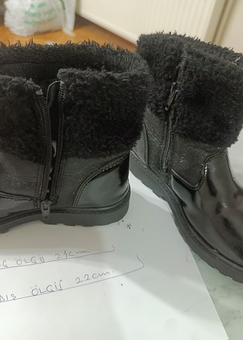 Kız Çocuk Siyah Kürklü Lastik Bot - Görsel 2