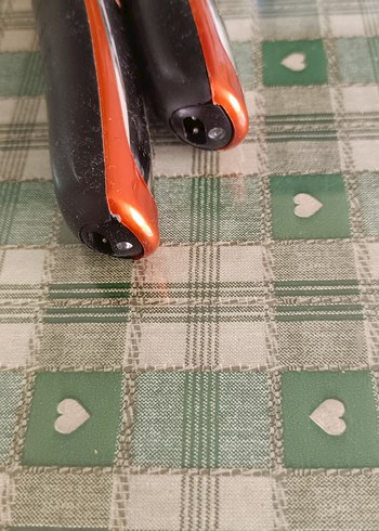 2 adet sağlam kablosuz Turuncu Renkli Şarjlı Traş Makinesi - Görsel 3