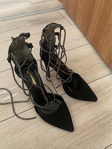 38 Beden siyah Renk siyah taşlı bağlamalı stiletto topuklu ayakkabı