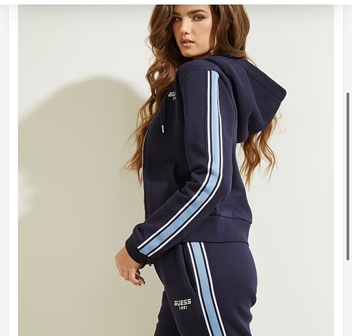 xs Beden Guess kapüşonlu sweatshirt