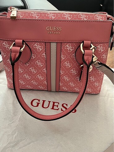 GUESS KASINTA PEMBE ÇANTA
