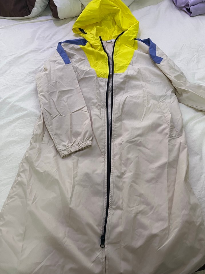 Kadın Beyaz Uzun Fermuarlı Yağmurluk - Görsel 2