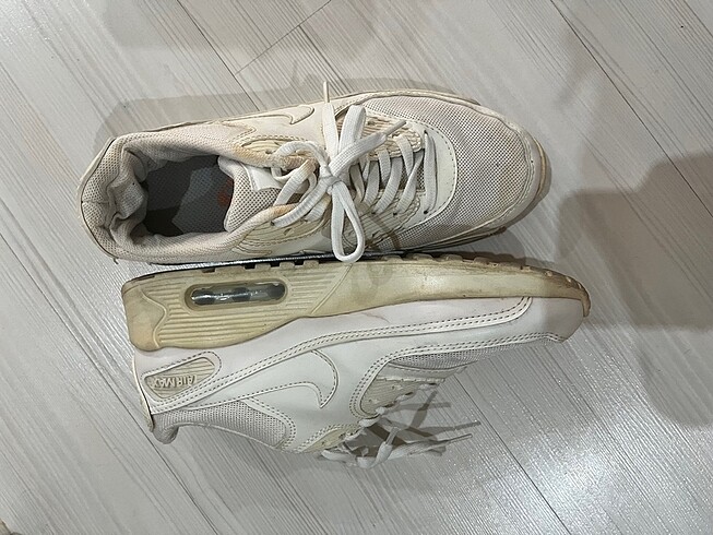 Beyaz Nike spor ayakkabı
