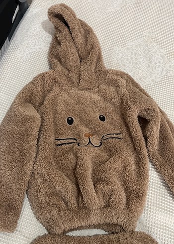 Kahverengi Peluş Kedi Desenli Takım - Görsel 2