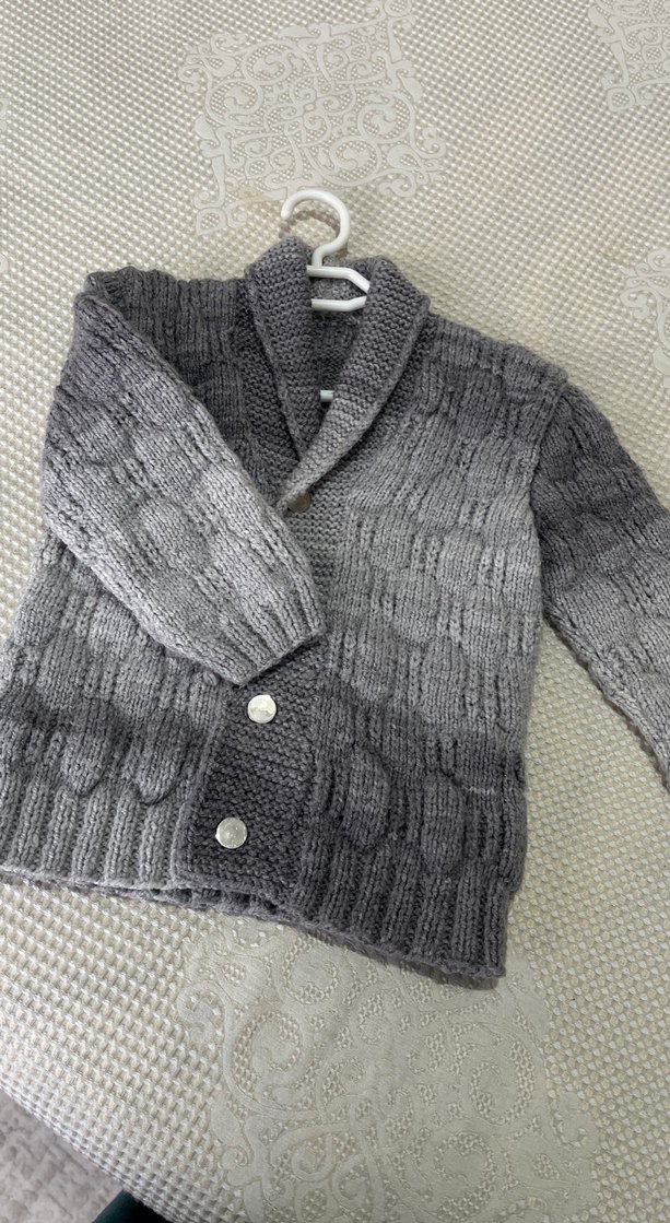 Erkek Çocuk Gri Örgü Hırka - Görsel 2