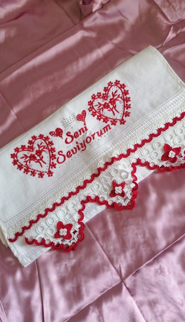 Nakışlı Bordo Desenli Havlu - Görsel 2