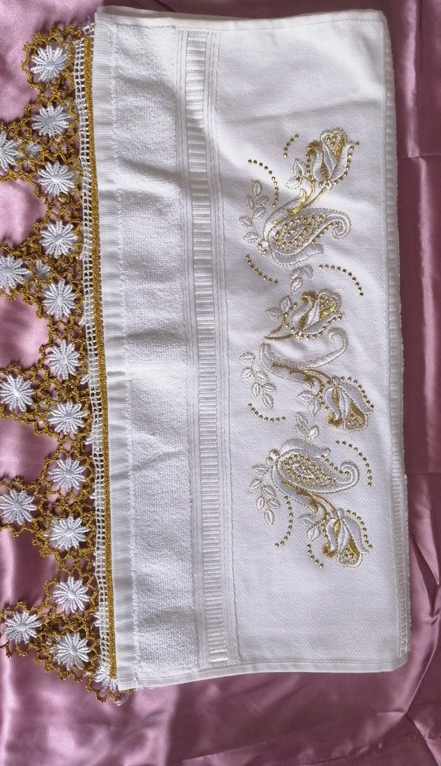 Nakışlı Beyaz Havlu - Görsel 2