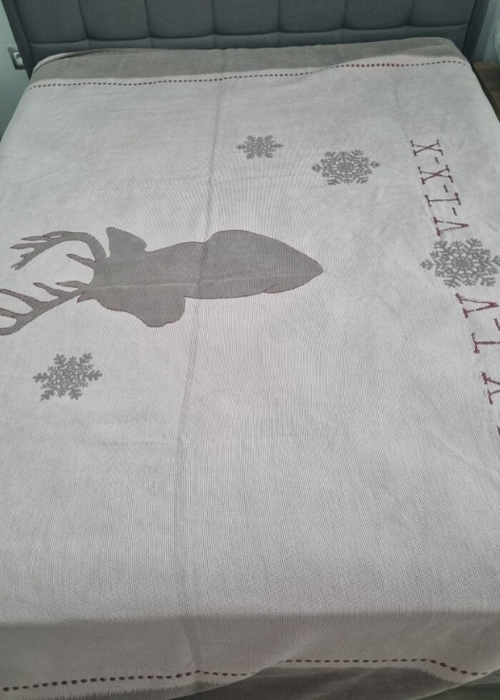 Karaca yılbaşı temalı çift yönlü battaniye - Görsel 3