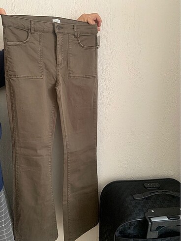 Haki yeşil pantolon