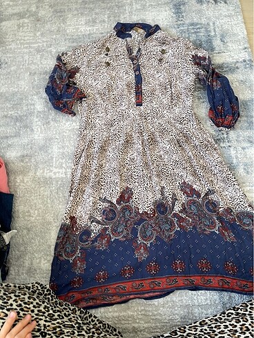 leoparlı elbise