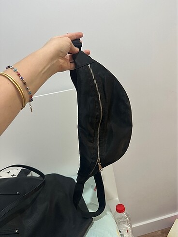 H&M bel çantası