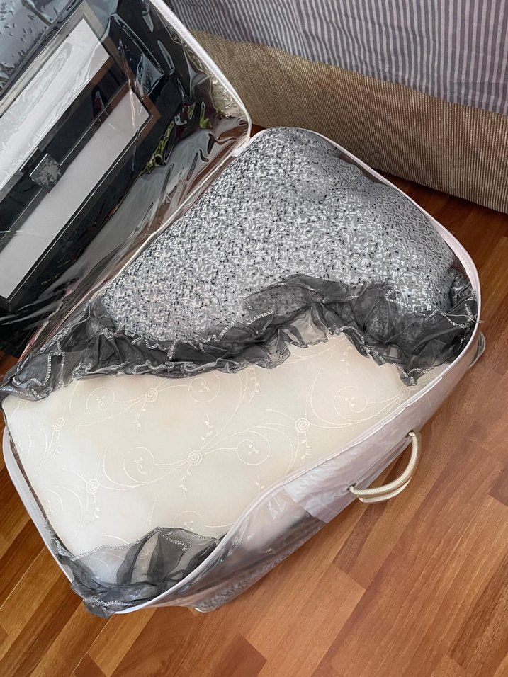 Desenli Gri Yatak Örtüsü - Görsel 3