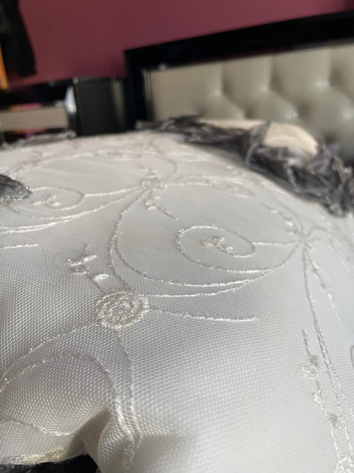 Desenli Gri Yatak Örtüsü - Görsel 2