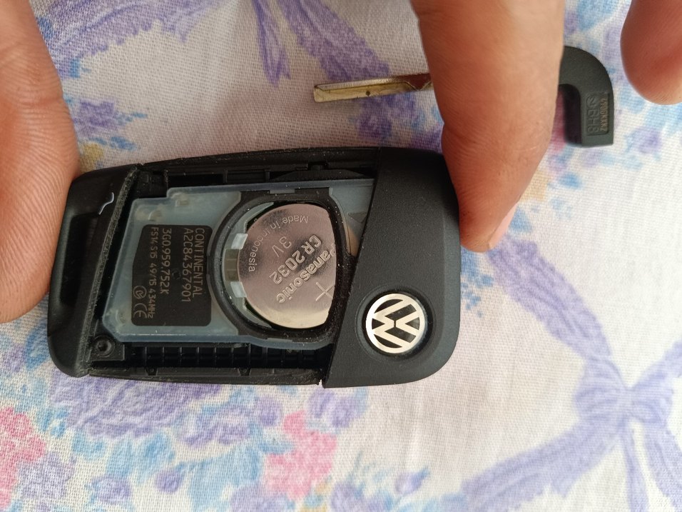 Volkswagen Siyah Anahtar Kılıfı CR2032 - Görsel 3