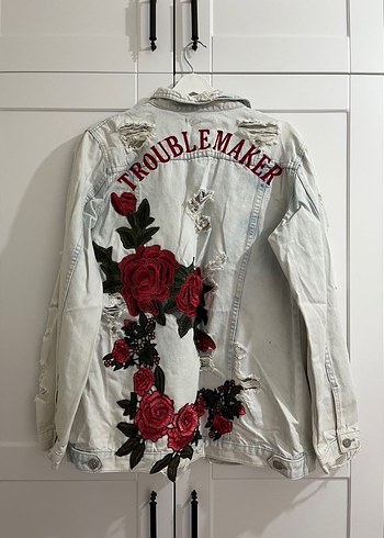 Düğmeli Beyaz Yırtık Denim Ceket - Görsel 3