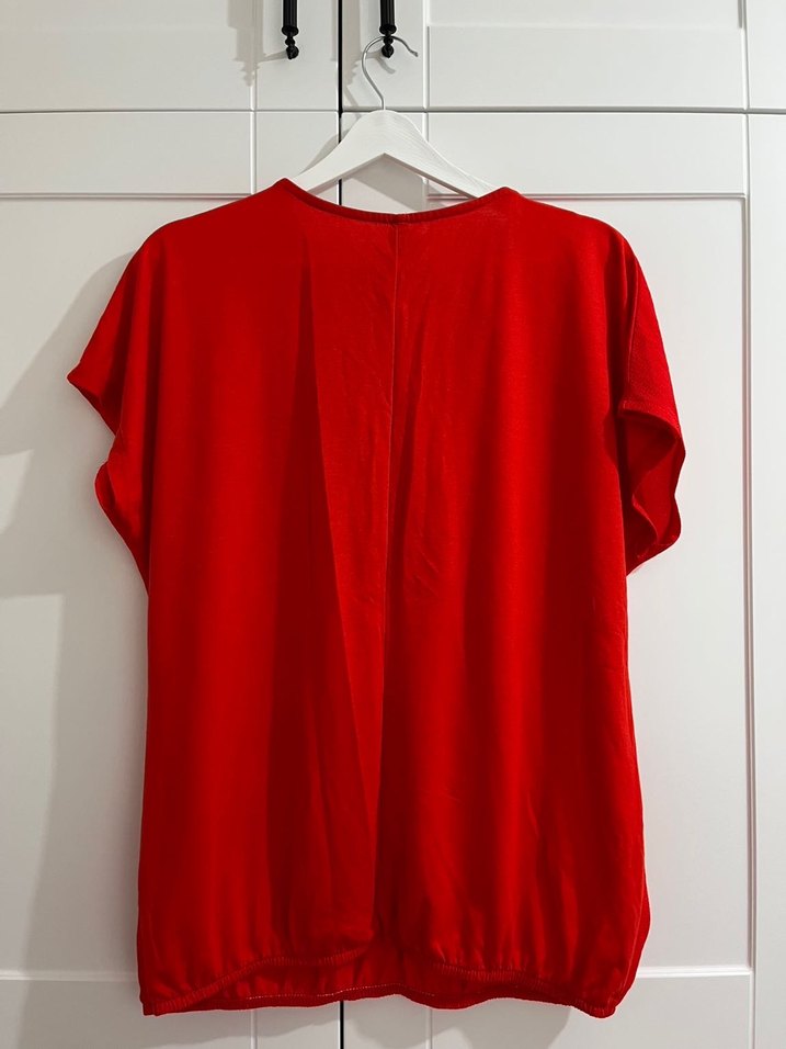 Turuncu Zincir Detaylı V Yaka Kadın Bluz - Görsel 3