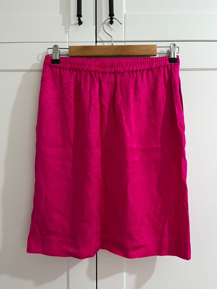 Parlak Pileli Pembe Etek - Görsel 2