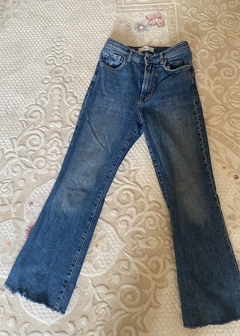 MNG Mavi Düğmeli Midi Boy Kadın Kot Pantolon