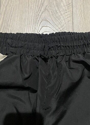 Siyah paraşüt pantolon