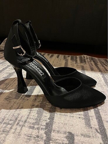 Saten topuklu ayakkabı - Görsel 2